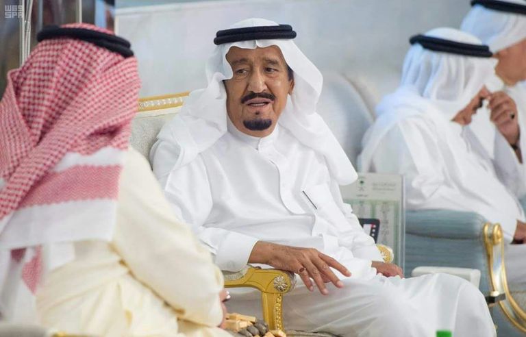 الملك سلمان خلال استقباله الملك حمد بن عيسى آل خليفة