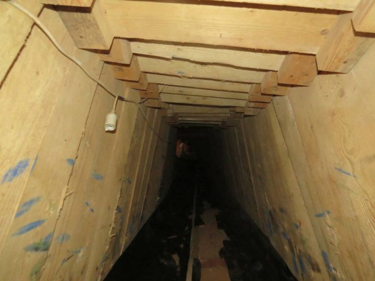 الجيش المصري يدمر نفقا حدوديا بشمال سيناء