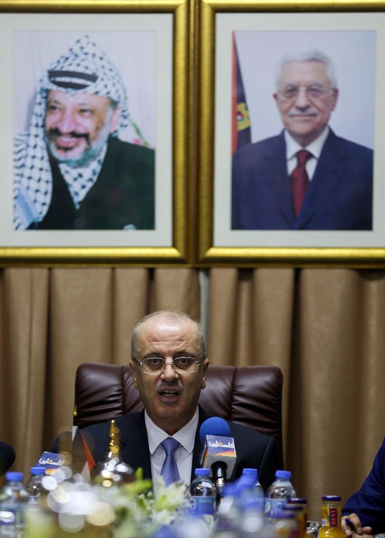 جانب من اجتماع الحكومة الفلسطينية بغزة