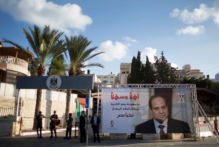 رامي الحمد الله يستقبل رئيس المخابرات المصرية