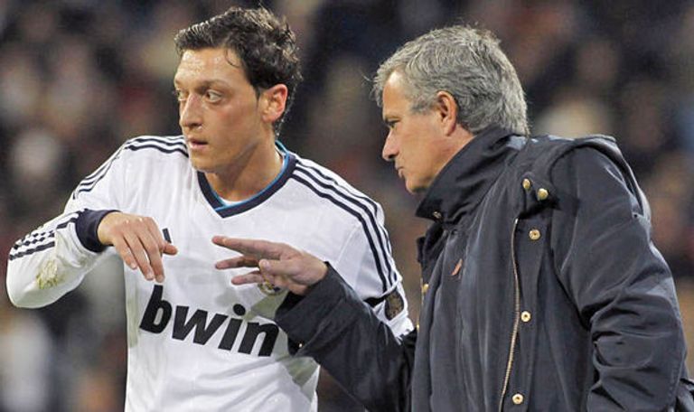 أوزيل في طريقه لمانشستر يونايتد