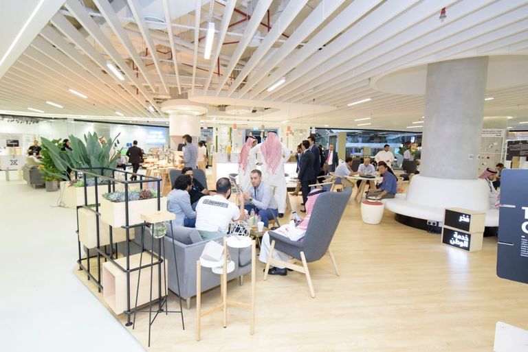 حضور لافت في سوق مشاريع الشباب العربي بدبي