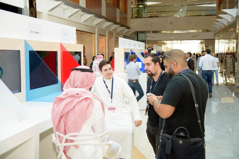 حضور لافت في سوق مشاريع الشباب العربي بدبي