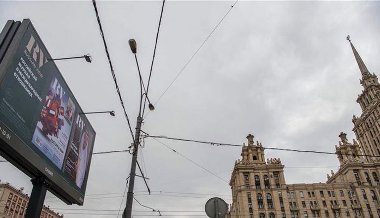 صور الملك سلمان تزين شوارع موسكو