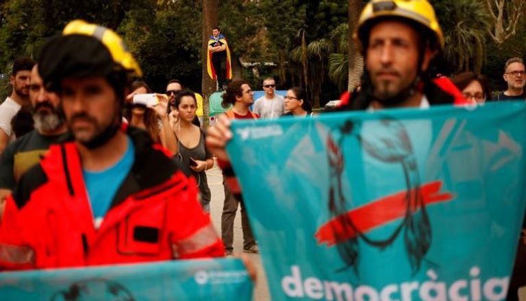 مظاهرات كتالونية للمطالبة بالديمقراطية - رويترز