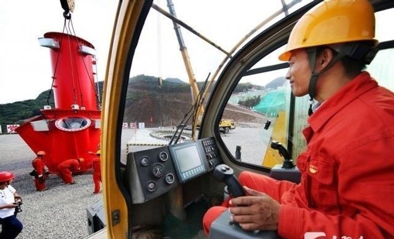 الصين تبدأ أعمال بناء أعلى برج كهرباء في العالم