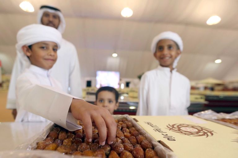 مزاد ليوا للتمور