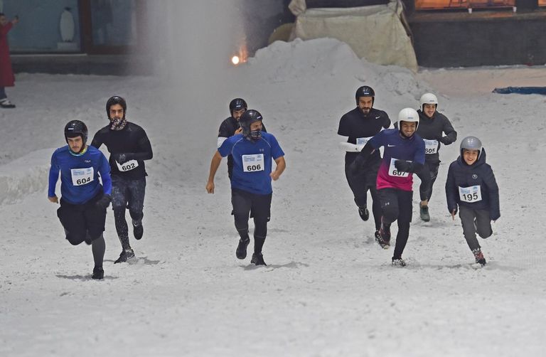 بطولة "العوائق الجليدية" في دبي