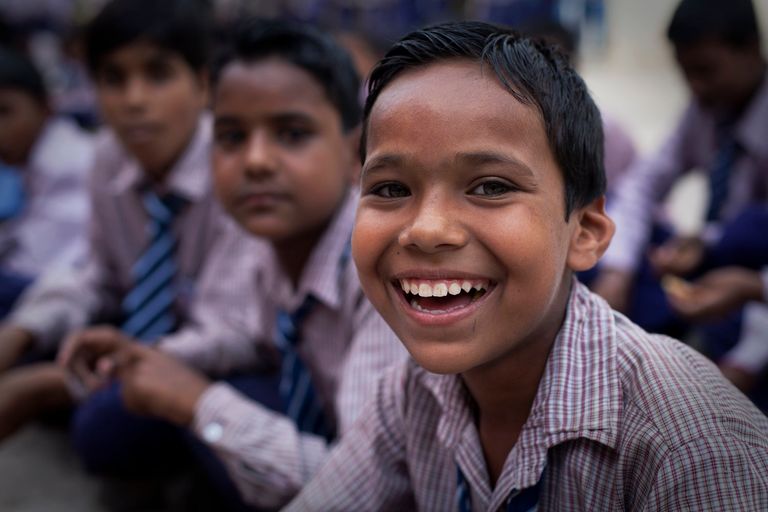 الأقوى هو من يبتسم