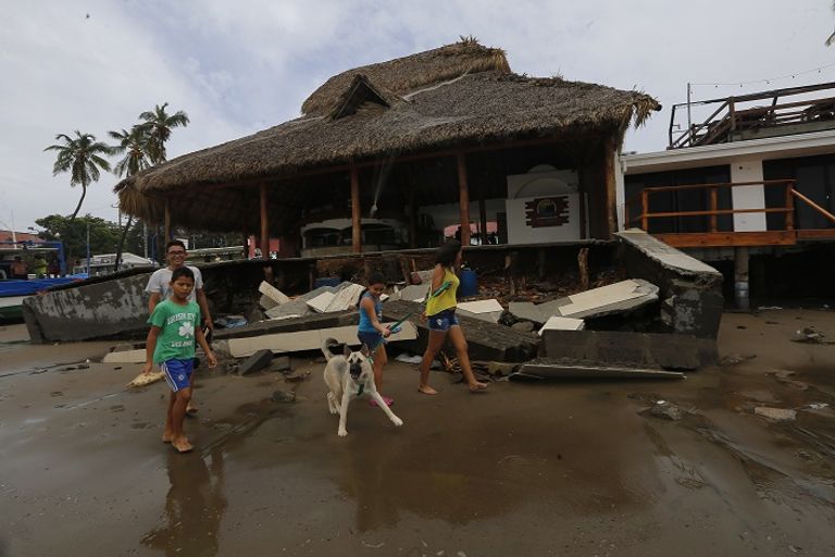 الإعصار نيت يهدد الولايات المتحدة - رويترز