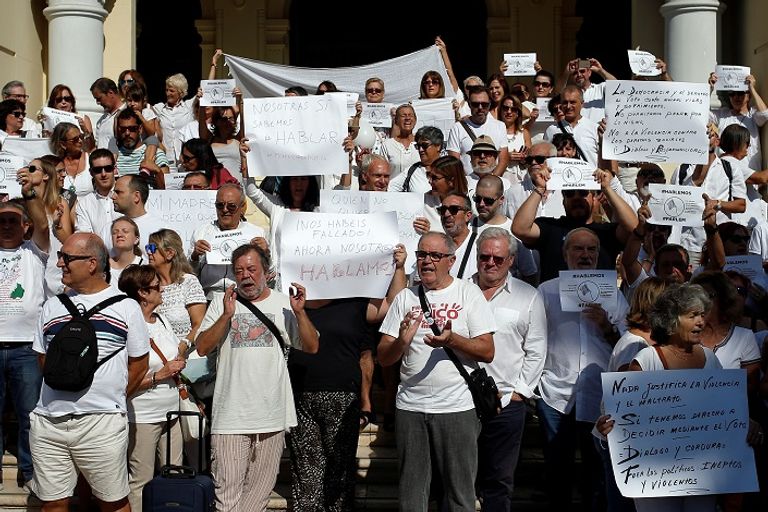 مظاهرات إسبانية لإنهاء أزمة كتالونيا - أ. ف. ب