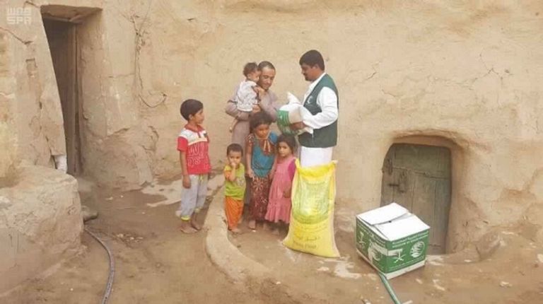 مركز الملك سلمان يكافح سوء تغذية الأطفال والأمهات باليمن