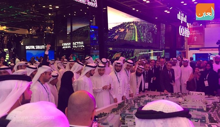 حمدان بن محمد يفتتح معرض 