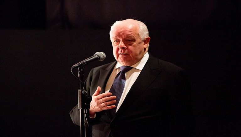 جيم شيريدان يتوسط عددا من ضيوف المهرجان