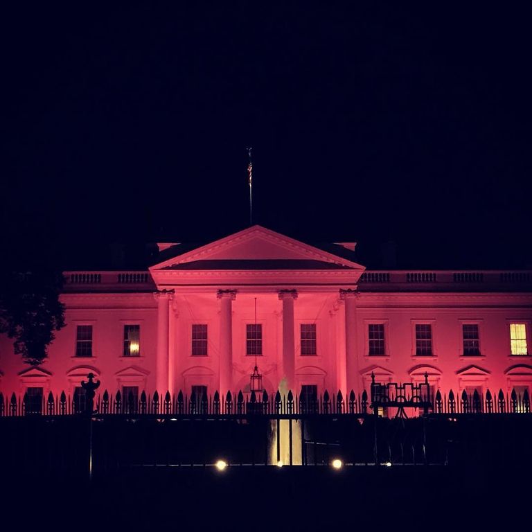 احتفالات عالمية بالشهر الوردي 