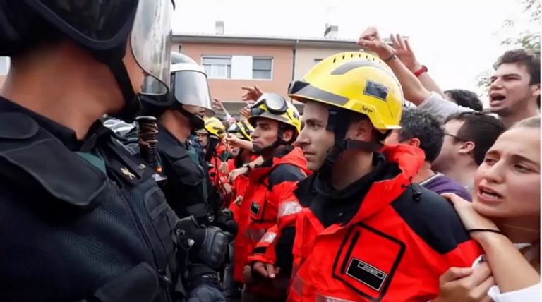 اشتباكات بين الشرطة والمواطنين في كتالونيا - أ. ف. ب