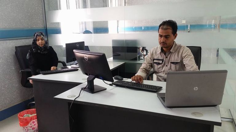 افتتاح فرع البنك المركزي اليمني في تعز