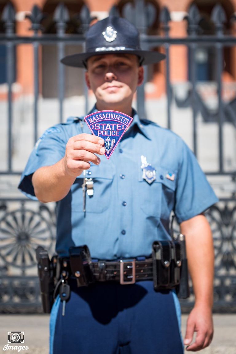 الشرطة الأمريكية في خدمة الشهر الوردي