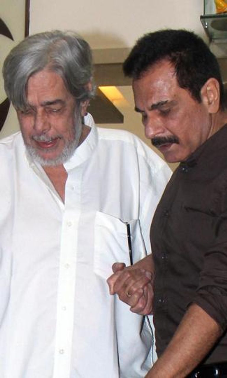 شاروخان يحضر وفاة المخرج