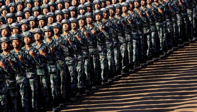 الصين تكشف النقاب عن بندقية الليزر المضادة للإرهاب