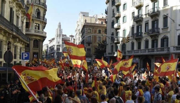 مظاهرات حاشدة في إسبانيا ضد استقلال كتالونيا