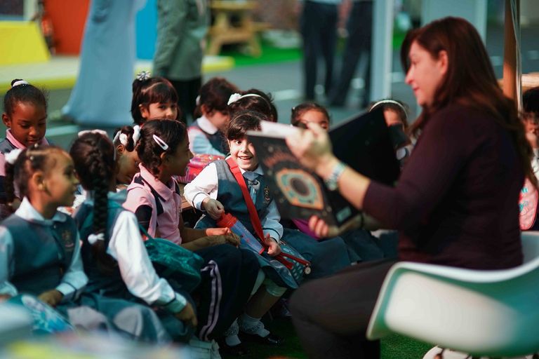 خلال الجلسة القرائية