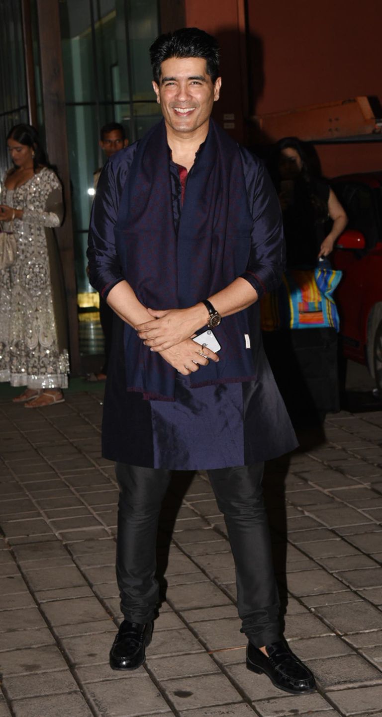 النجم شاروخان يشارك المحتفلين باقتراب عيد الديوالي