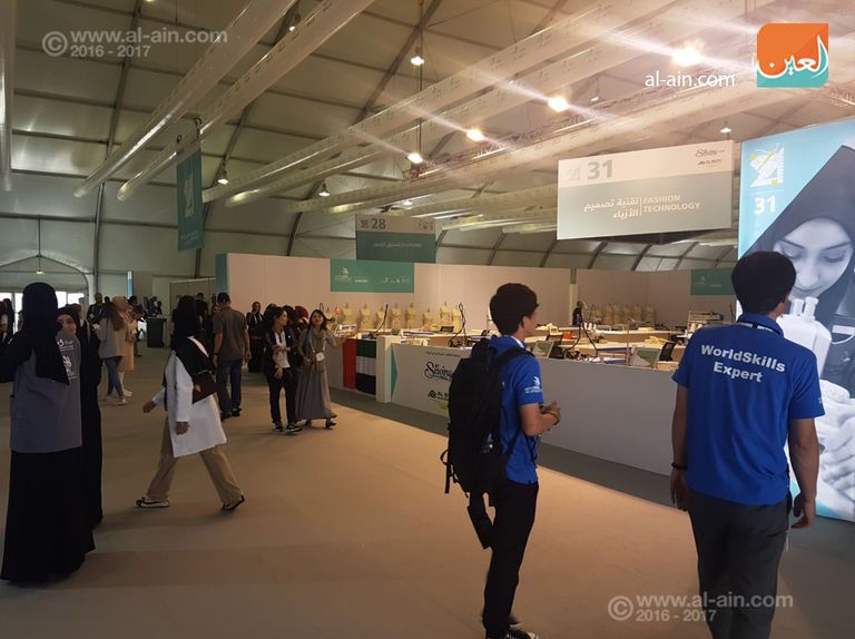 إقبال لافت من الزوار على فعاليات المسابقة