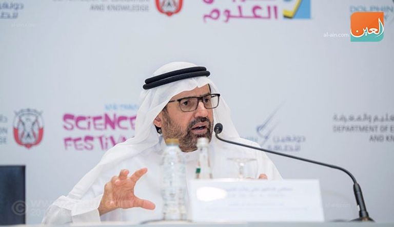الدكتور علي النعيمي في مؤتمر صحفي للإعلان عن مهرجان أبوظبي للعلوم