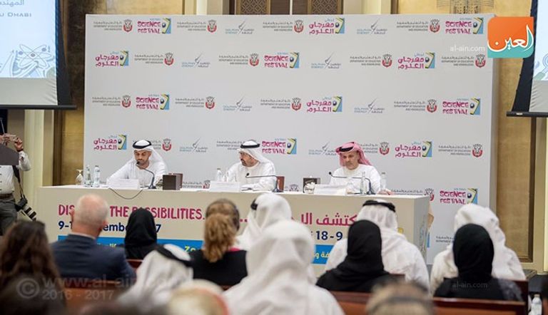الدكتور علي النعيمي في مؤتمر صحفي للإعلان عن مهرجان أبوظبي للعلوم