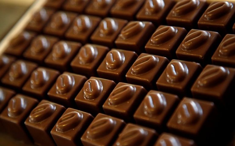 قطع من الشوكولاتة - أرشيفية