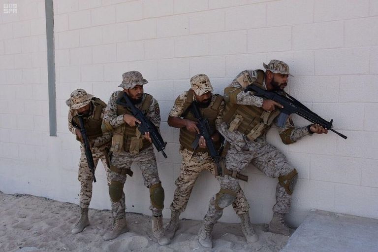 من المناورات المشتركة بين البحرين والسعودية