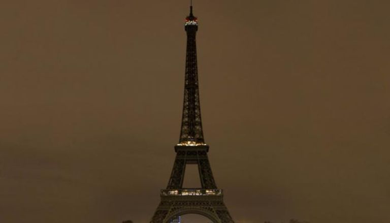 "برج إيفيل" يطفئ أضواءه حدادًا على ضحايا هجوم مقديشيو