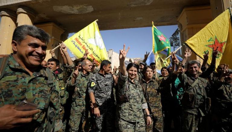 فرحة قوات سوريا الديمقراطية بطرد داعش من الرقة