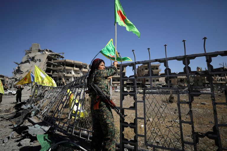 فرحة قوات سوريا الديمقراطية بطرد داعش من الرقة