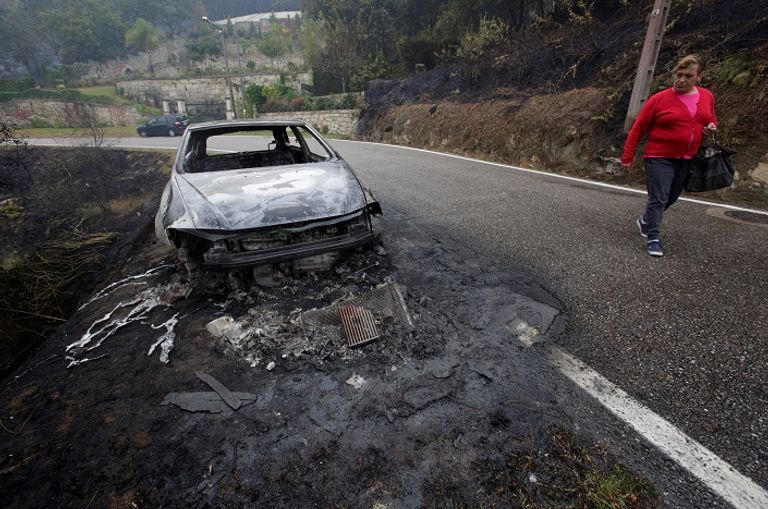 الحرائق دمرت العديد من المنازل في البرتغال- رويترز