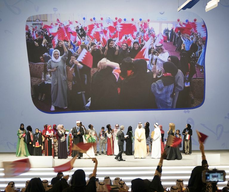 الشيخ محمد بن راشد يتوج أبطال