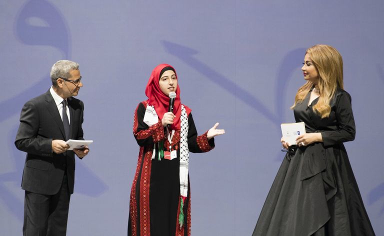 الشيخ محمد بن راشد يتوج أبطال