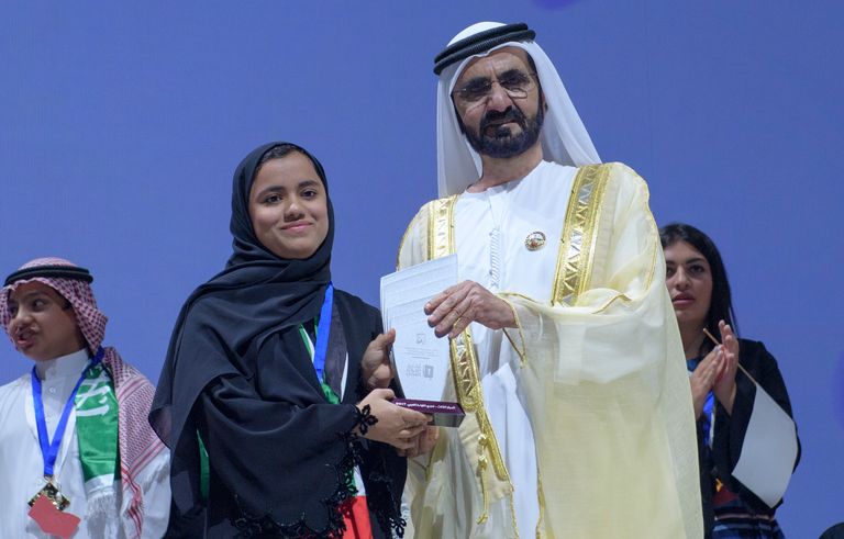 الفلسطينية عفاف شريف بطلة تحدي القراءة العربي بدبي