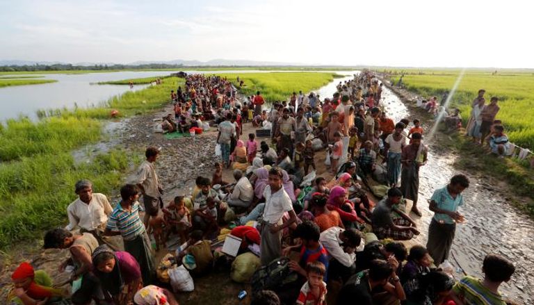 تكدس عشرات الآلاف من لاجئي الروهينجا 