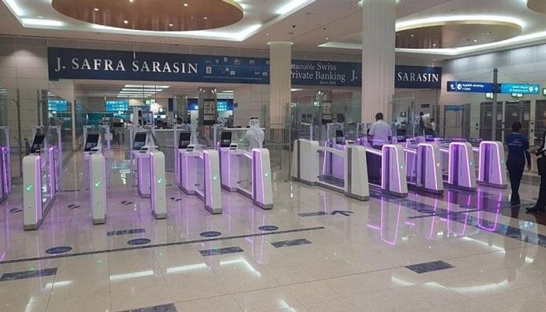 بوابات مطارات دبي الذكية