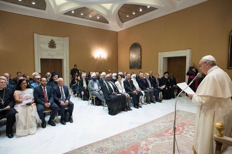 الدكتور محمد مطر الكعبي يلتقي بابا الفاتيكان