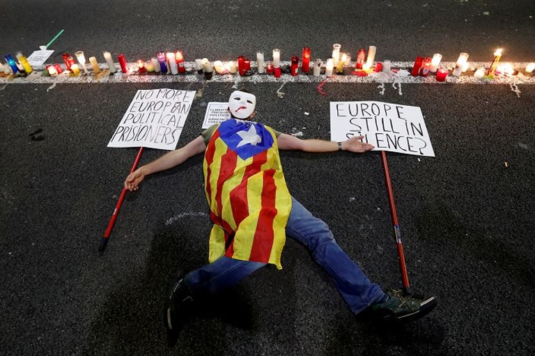 مظاهرات كتالونية ضد مدريد - رويترز