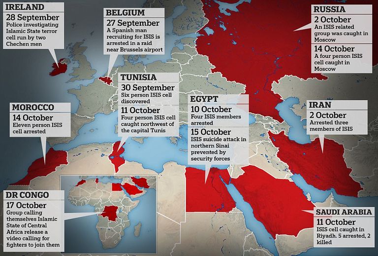 العثور على صناديق أسلحة داعش بالرقة (رويترز)