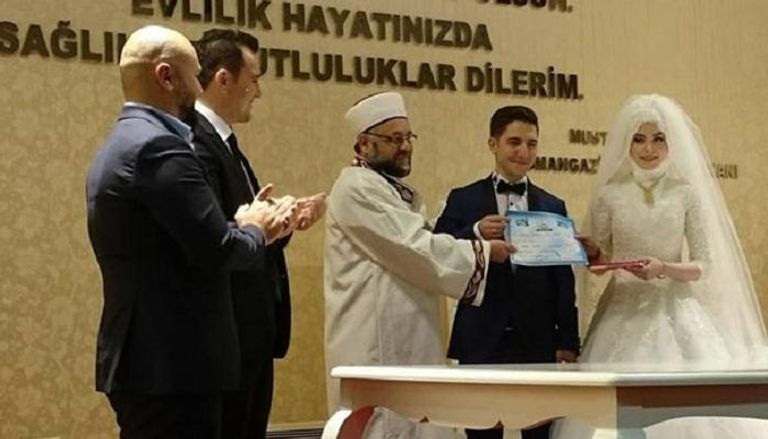 تركيا تقر الزواج الديني في البلاد - أرشيفية
