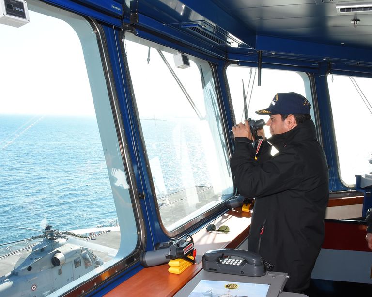 الرئيس المصري عبد الفتاح السيسي يشهد المناورة