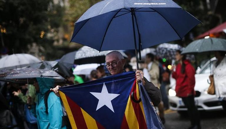 الحكومة الإسبانية ستتخذ إجراءات تتعلق بالحكم الذاتي في كتالونيا
