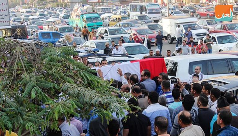 جنازة أحد شهداء حادث الواحات الإرهابي
