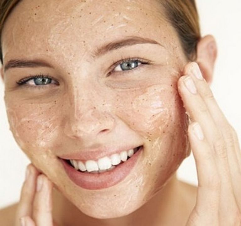 هل تزعجك بشرتك الدهنية؟