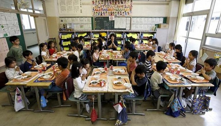 رئيس حكومة اليابان أكد أن الاستثمار في الأطفال يقوي الاقتصاد